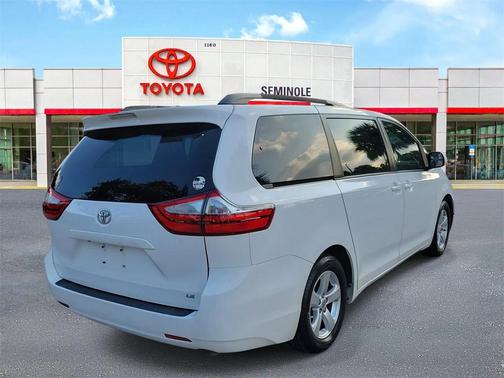 2017 Toyota Sienna LE