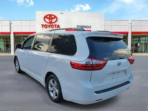 2017 Toyota Sienna LE