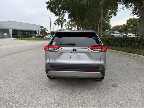 Silver Sky Metallic 2022 Toyota RAV4 Hybrid Limited