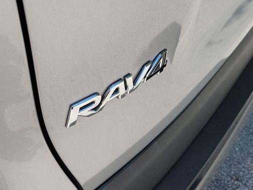 Silver Sky Metallic 2022 Toyota RAV4 Hybrid Limited