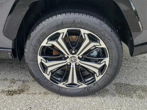 2025 Toyota RAV4 Hybrid SE