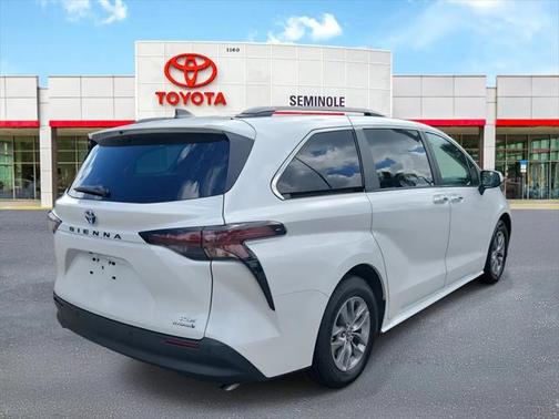 2023 Toyota Sienna XLE