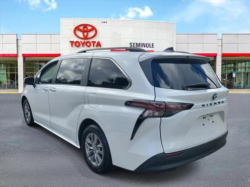 2023 Toyota Sienna XLE