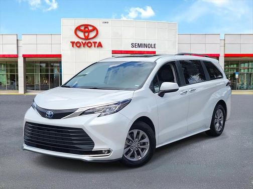 2023 Toyota Sienna XLE