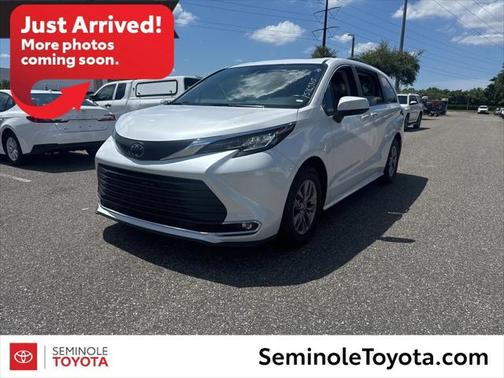 2023 Toyota Sienna XLE