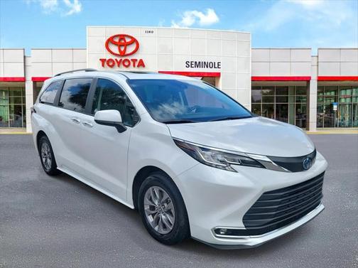 2023 Toyota Sienna XLE