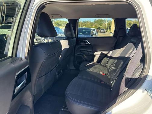 2024 Mitsubishi Outlander SE 2.5 S-AWC