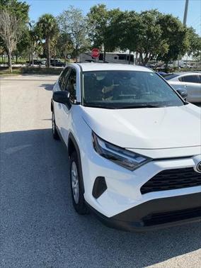 2025 Toyota RAV4 LE