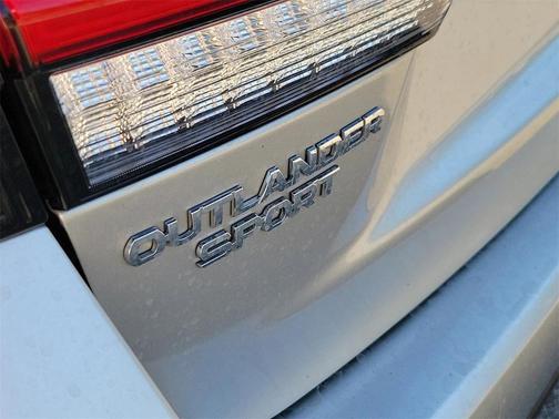 2023 Mitsubishi Outlander Sport SE