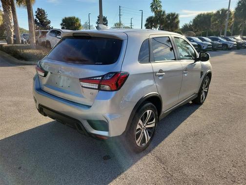2023 Mitsubishi Outlander Sport SE