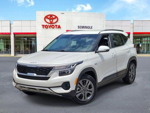 Snow White Pearl 2023 Kia Seltos S