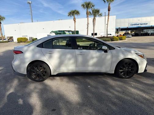 2024 Toyota Corolla Hybrid SE