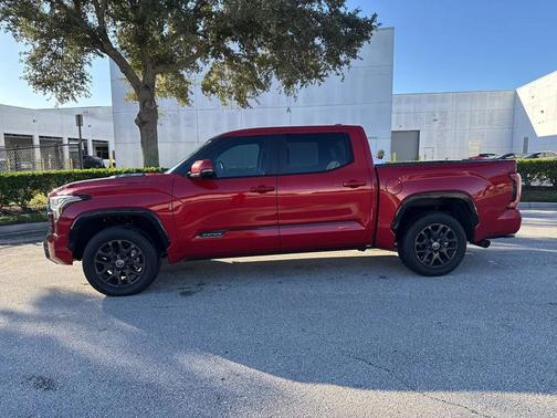 2024 Toyota Tundra Hybrid Platinum