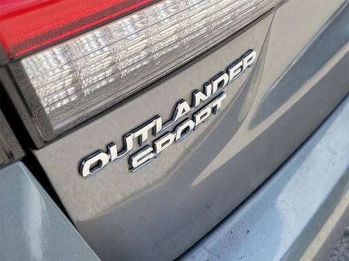 2024 Mitsubishi Outlander Sport SE