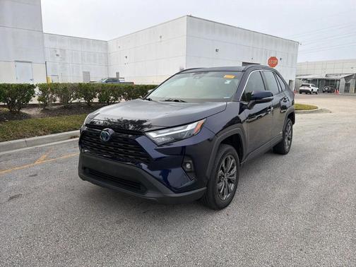 2022 Toyota RAV4 Hybrid XLE Premium
