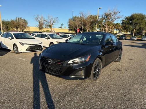 2025 Nissan Altima SR FWD