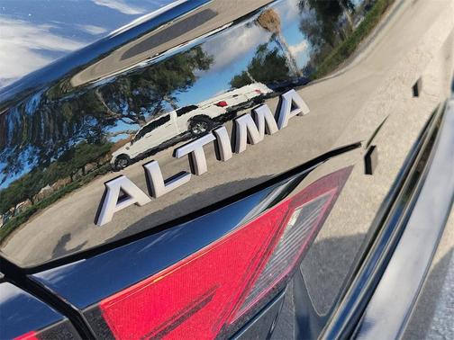 2025 Nissan Altima SR FWD