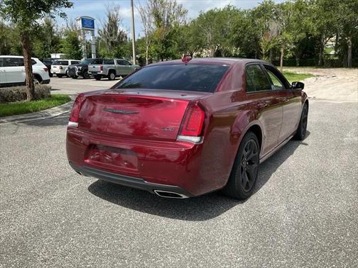 2022 Chrysler 300 Touring
