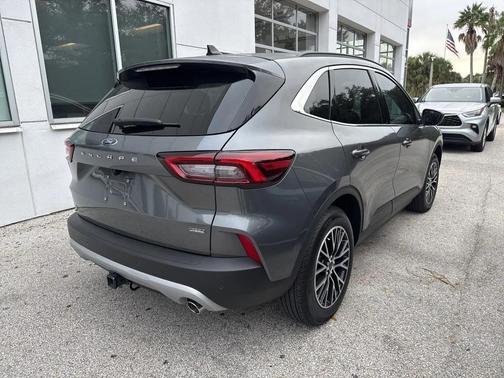 2025 Ford Escape PHEV SE