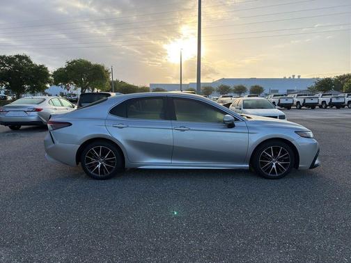 Celestial Silver Metallic 2023 Toyota Camry SE