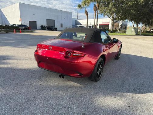 2024 Mazda MX-5 Miata Sport