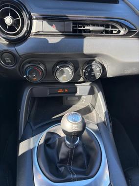 2024 Mazda MX-5 Miata Sport