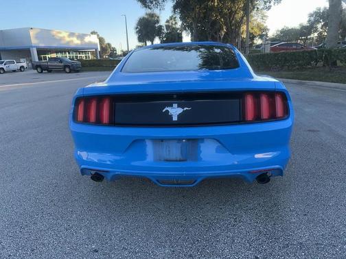 2017 Ford Mustang V6