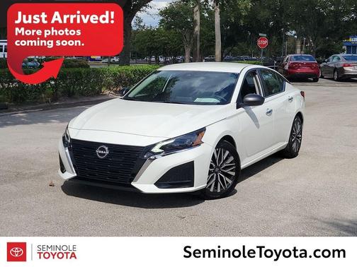 Pearl White Tricoat 2025 Nissan Altima 2.5 SV