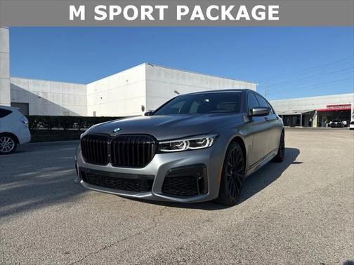 2022 BMW 740 i