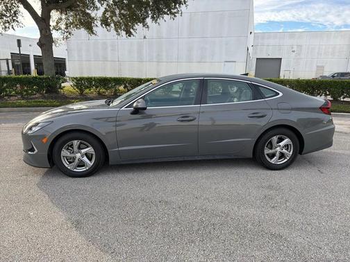 2023 Hyundai SONATA SE