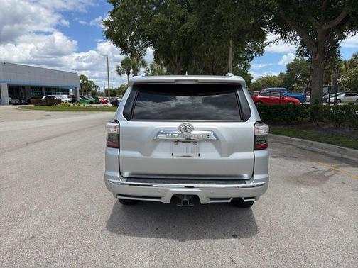 Classic Silver Metallic 2018 Toyota 4Runner Limited