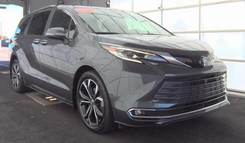 2025 Toyota Sienna Platinum 7 Passenger