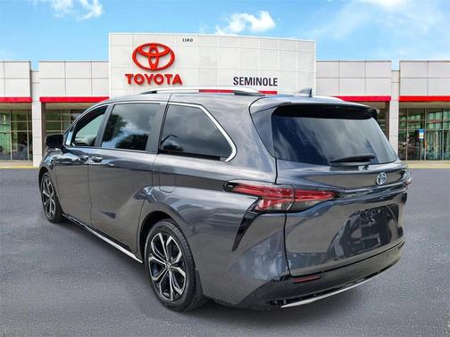 2025 Toyota Sienna Platinum 7 Passenger