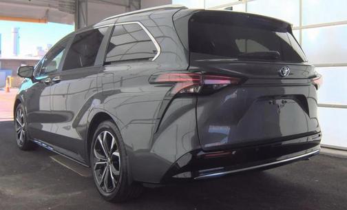 2025 Toyota Sienna Platinum 7 Passenger