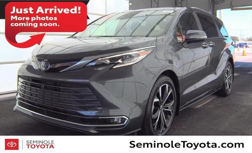 2025 Toyota Sienna Platinum 7 Passenger