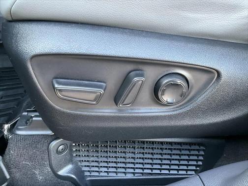 2023 Toyota Sienna XLE 8 Passenger