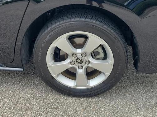 2023 Toyota Sienna XLE 8 Passenger