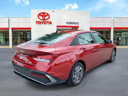 2024 Hyundai ELANTRA SEL