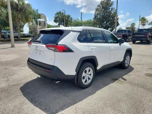 2025 Toyota RAV4 LE