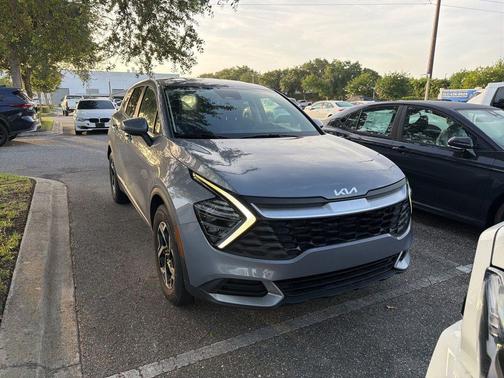 Everlasting Silver 2025 Kia Sportage LX