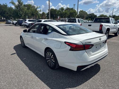 Glacier White 2025 Nissan Altima 2.5 SV