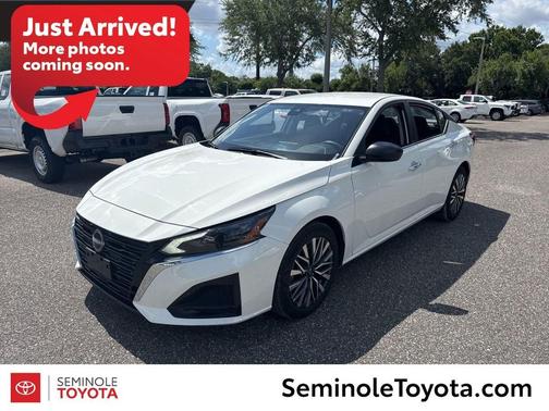 Glacier White 2025 Nissan Altima 2.5 SV