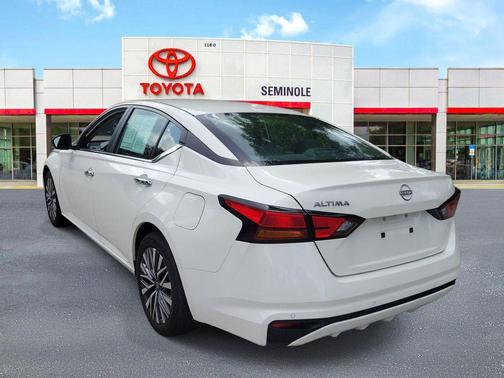 Glacier White 2025 Nissan Altima 2.5 SV