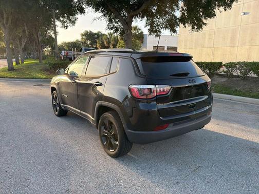 Diamond Black Crystal Pearlcoat 2020 Jeep Compass Latitude