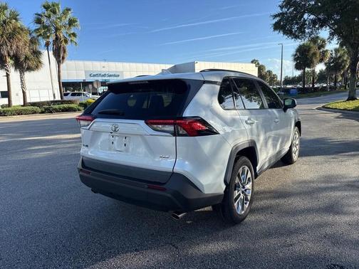 2021 Toyota RAV4 XLE Premium