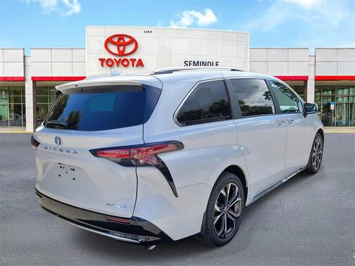 2025 Toyota Sienna Platinum 7 Passenger