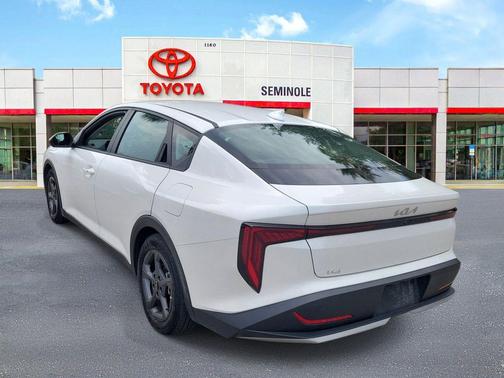 Snow White Pearl 2025 Kia K4 LXS