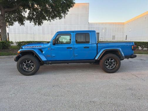 Hydro Blue Pearlcoat 2022 Jeep Gladiator Mojave 4x4