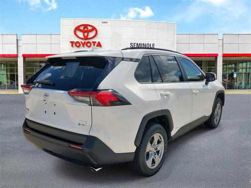 2025 Toyota RAV4 Hybrid XLE