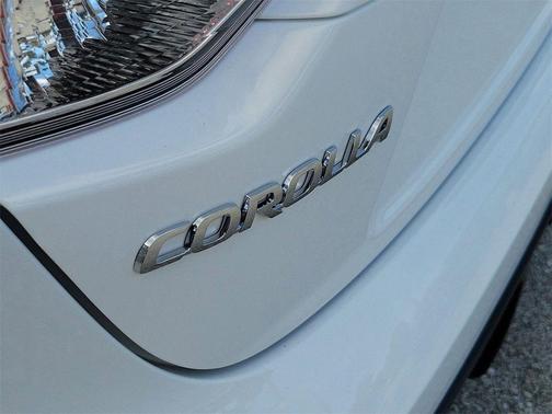 Ice Cap 2026 Toyota Corolla SE